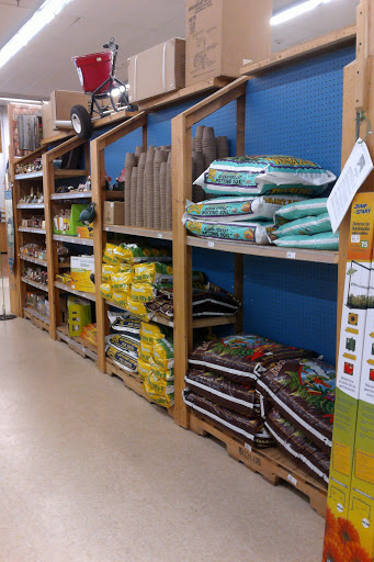 Pet Supply Store «CountryMax - Geneseo», reviews and photos, 4101 Lakeville Rd, Geneseo, NY 14454, USA