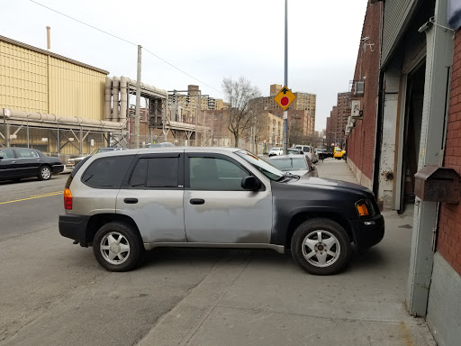 Auto Body Shop «Maaco Collision Repair & Auto Painting», reviews and photos, 53-24 98th St, Corona, NY 11368, USA