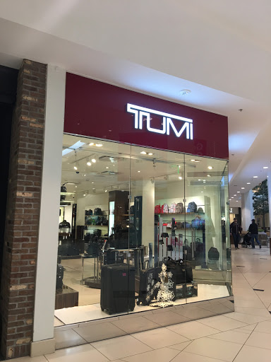 TUMI Store - Twelve Oaks