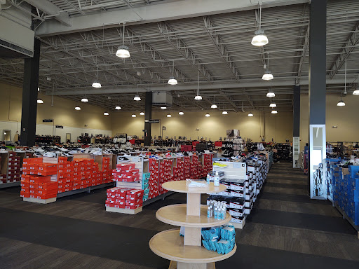 Shoe Store «DSW Designer Shoe Warehouse», reviews and photos, 747 Donald Lynch Blvd, Marlborough, MA 01752, USA