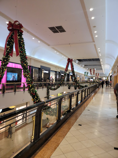 Shopping Mall «Crabtree Valley Mall», reviews and photos, 4325 Glenwood Ave, Raleigh, NC 27612, USA