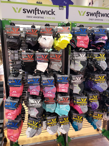 Shoe Store «Love 2 Run», reviews and photos, 560 Westgate Pkwy # 3, Dothan, AL 36303, USA