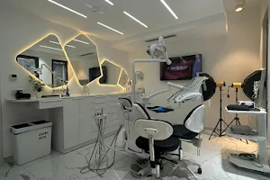 the dentist clinic image