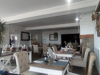 Atmosphère du Restaurant français Restaurant Le vent de Mer à Les Pieux - n°11