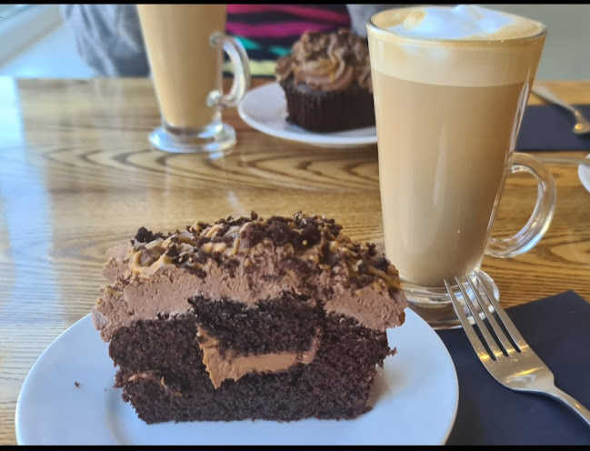 Reviews of Cups and Scoops cafe and icecream parlour in Hull - Coffee shop