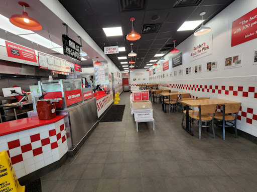 Shopping Mall «Gateway Shopping Center», reviews and photos, 221 E Swedesford Rd, Wayne, PA 19087, USA