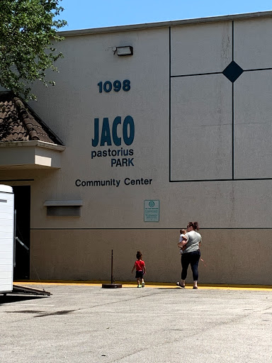 Community Center «Jaco Pastorius Park Community Center», reviews and photos, 1098 NE 40th Ct, Oakland Park, FL 33334, USA