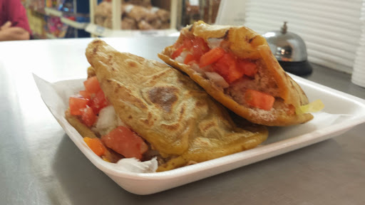 Latin American Restaurant «La Union Supermarket», reviews and photos, 485 Sheridan Rd, Highwood, IL 60040, USA