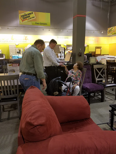 Furniture Store «Art Van Furniture - Muskegon», reviews and photos, 630 Seminole Rd, Muskegon, MI 49441, USA