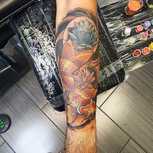 Tattoo Shop «Mind Crusher Tattoo», reviews and photos, 6705 N Clark St, Chicago, IL 60626, USA