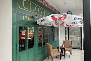 Clover's pub bar and cafe image