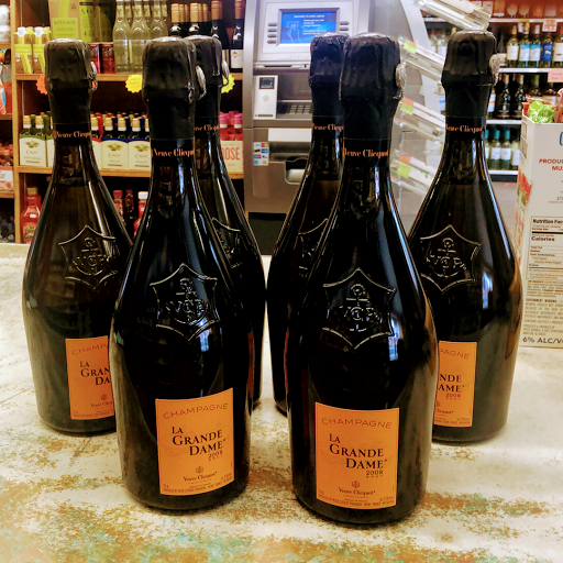 Liquor Store «Capri Deli & Liquor of East Rutherford», reviews and photos, 226 Paterson Ave, East Rutherford, NJ 07073, USA