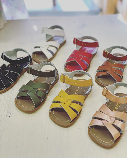 Little Brown Bear, 123 S Main St, Ukiah, CA 95482, USA, 