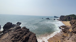 Seethapalem Beach'in fotoğrafı dağlarla çevrili
