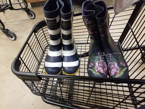 Shopping Mall «Lincoln Court Shopping Center», reviews and photos, 215 Lancaster Ave, Frazer, PA 19355, USA