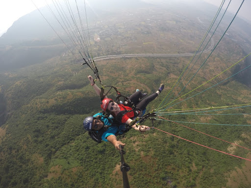 Paragliding in Kamshet Pune Near Mumbai And Lonavala