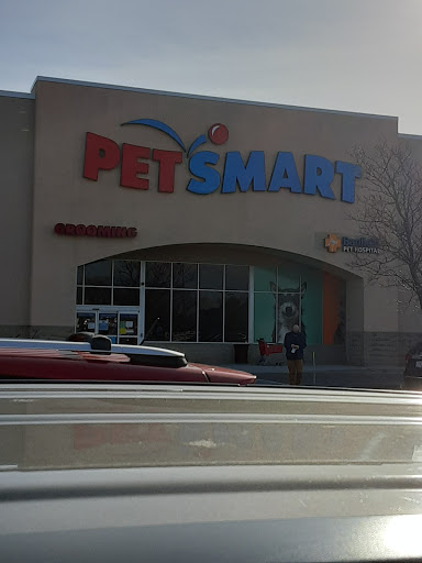 Pet Supply Store «PetSmart», reviews and photos, 5 Mystic View Rd, Everett, MA 02149, USA