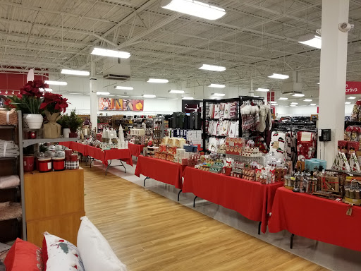 Department Store «T.J. Maxx», reviews and photos, 3219 Rolling Oaks Blvd, Kissimmee, FL 34747, USA