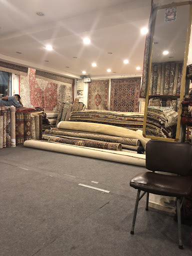Oriental Carpets (Thailand) Co; Ltd. Inside Villa Market Parking lane, Bet. Soi 33-33/1 Sukhumvit Road (Owned by Mr. David)