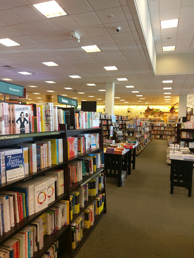 Book Store «Barnes & Noble», reviews and photos, 6510 N Illinois St, Fairview Heights, IL 62208, USA