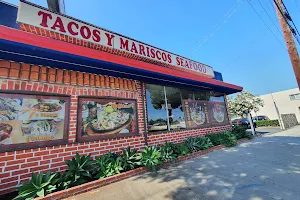 Tacos Y Mariscos La Fuente image
