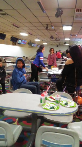 Bowling Alley «Roosevelt Lanes Recreation», reviews and photos, 6701 Roosevelt Ave, Allen Park, MI 48101, USA