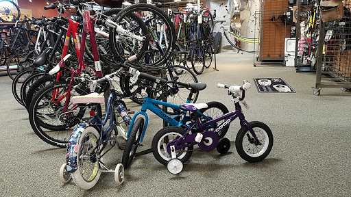 Camping Store «REI», reviews and photos, 1790 Expo Pkwy, Sacramento, CA 95815, USA