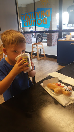 Donut Shop «Daylight Donuts», reviews and photos, 1088 N Brindlee Mountain Pkwy, Arab, AL 35016, USA