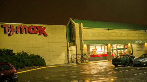 Shopping Mall «Sun Ray Shopping Center», reviews and photos, 2089 Old Hudson Rd, St Paul, MN 55119, USA