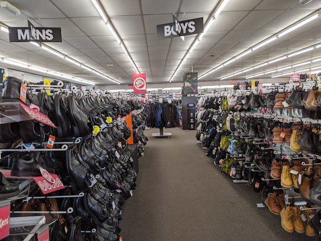 Reviews of Wynsors World of Shoes in Hull - Shoe store