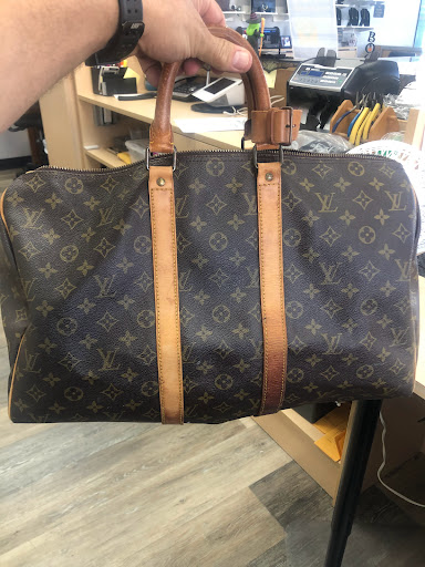 Jeweler «Mills Jewelers Camarillo», reviews and photos, 2171 Ventura Blvd, Camarillo, CA 93010, USA