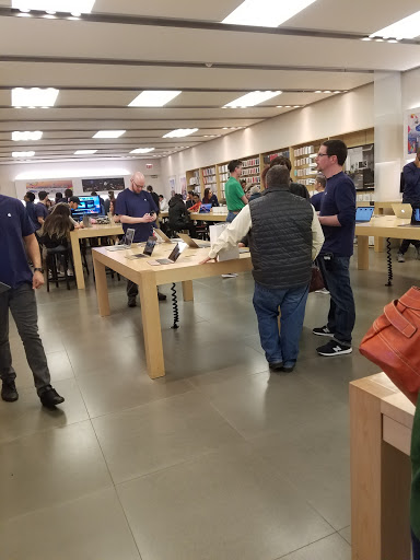 Computer Store «Apple Freehold Raceway Mall», reviews and photos, 3710 Route 9 South, Freehold, NJ 07728, USA