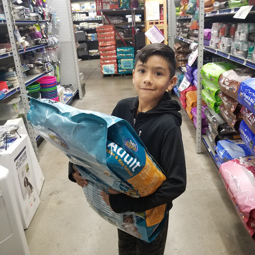 Pet Supply Store «Pet Supreme», reviews and photos, 12823 Foothill Blvd, Sylmar, CA 91342, USA