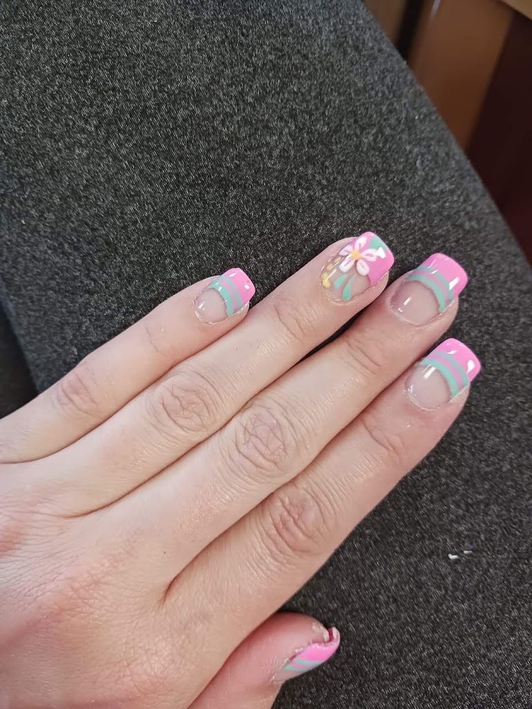 Diane's Nails 17036