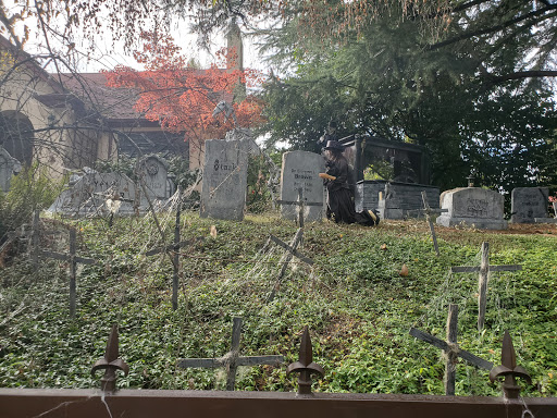Tourist Attraction «Davis Graveyard», reviews and photos, 8703 SE 43rd Ave, Milwaukie, OR 97222, USA