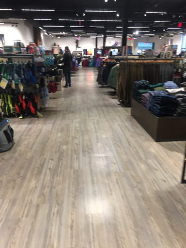 Clothing Store «L.L.Bean», reviews and photos, 701 Lynnhaven Pkwy, Virginia Beach, VA 23452, USA