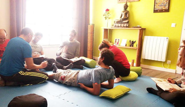 SenSib - Escola de massagem Tailandesa e Yoga - Aulas de Yoga