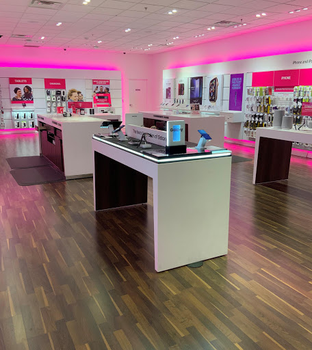 Cell Phone Store «T-Mobile», reviews and photos, 160 N Gulph Rd #2120b, King of Prussia, PA 19406, USA