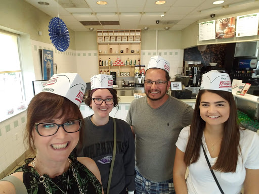 Bakery «Krispy Kreme Doughnuts», reviews and photos, 2900 S 108th St, Milwaukee, WI 53227, USA
