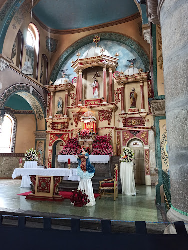 Opiniones de Basílica Católica de San Pedro de Conocoto en Quito - Iglesia
