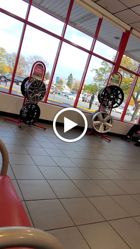 Tire Shop «Discount Tire Store - Center Line, MI», reviews and photos, 26805 Van Dyke, Center Line, MI 48015, USA
