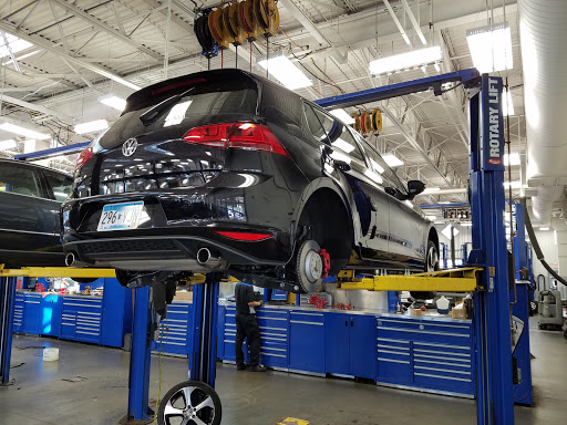 Volkswagen Dealer «Luther Westside Volkswagen», reviews and photos, 2370 MN-100, St Louis Park, MN 55416, USA