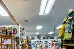 Lazy Dog Antiques & Collectibles