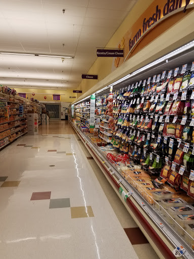 Grocery Store «Giant», reviews and photos, 7575 Linton Hall Rd, Gainesville, VA 20155, USA