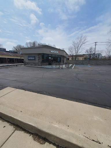 Cell Phone Store «Verizon Authorized Retailer - Wireless Zone», reviews and photos, 212 S Main St, Ann Arbor, MI 48104, USA