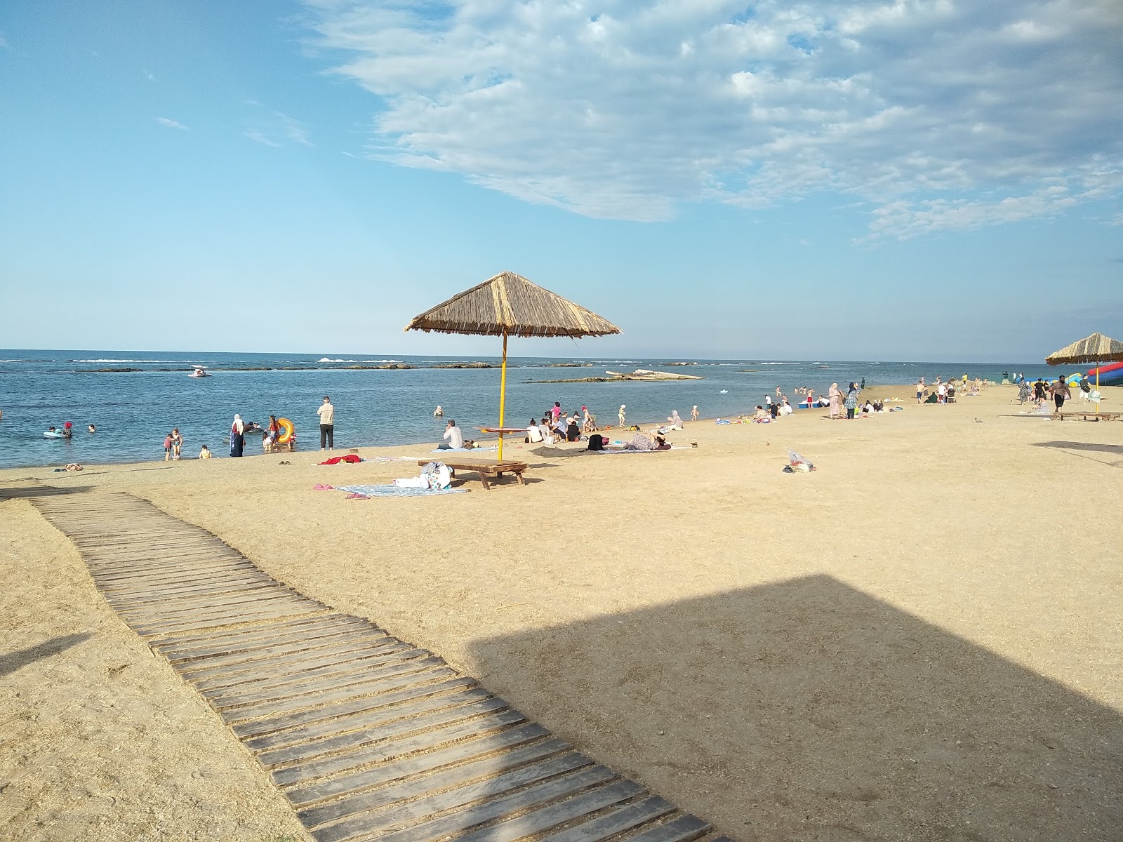 Φωτογραφία του Izberbash Beach με ευρύχωρη ακτή