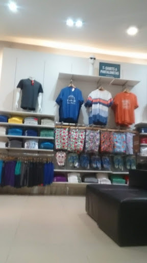 Tiendas para comprar camisetas hombre Bogota