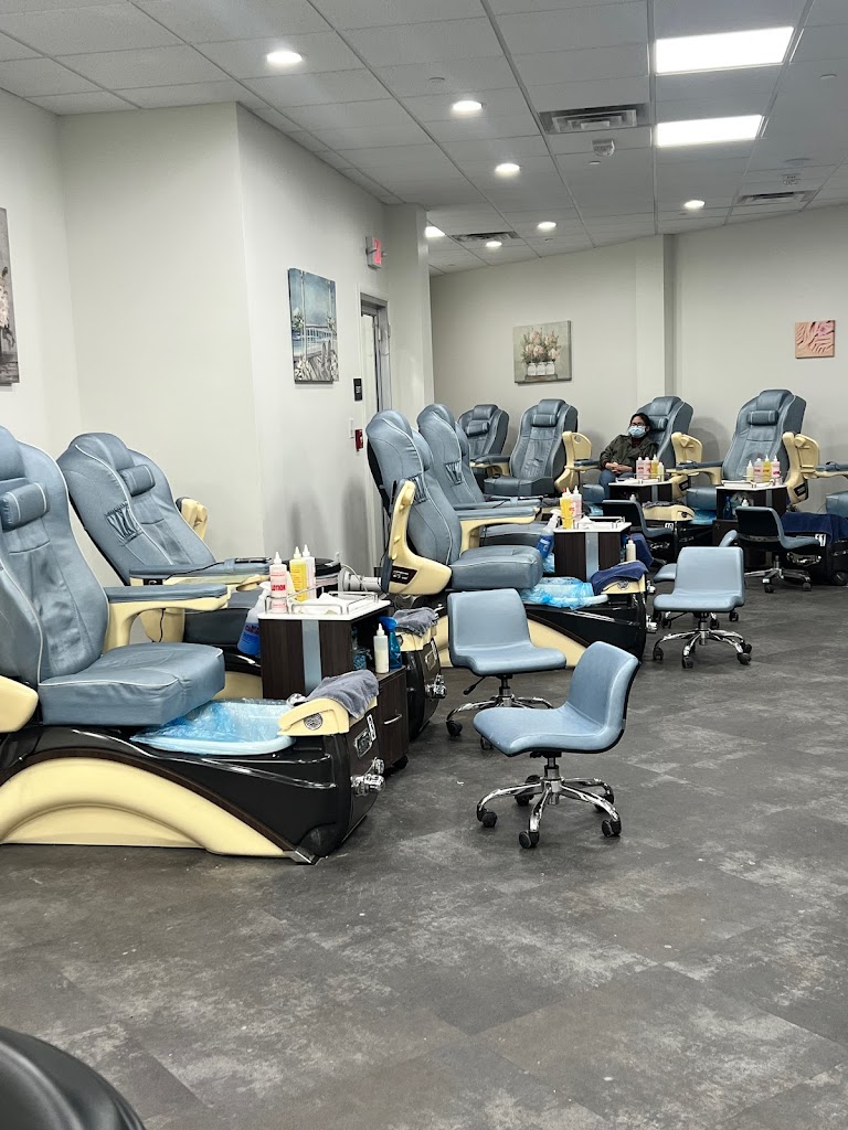 California Nails Toledo, OH 43623 Services and Reviews