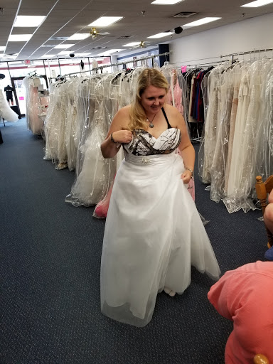 Shopping Mall «Village North Shopping Center», reviews and photos, 2440 N Lebanon St, Lebanon, IN 46052, USA