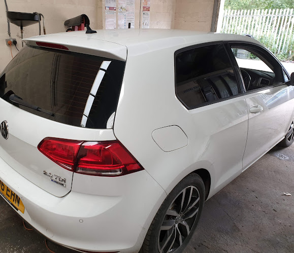 Comments and reviews of Universal Window Tinting - Vehicle, Residential and Commercial